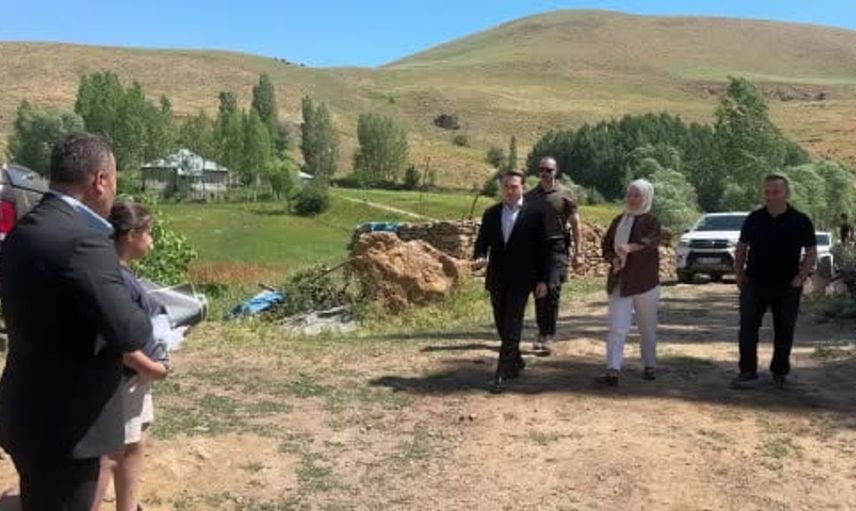 Yüksekova'da köylü kadın ve ailesine yardım, 7 inek 5 buzağı sahip oldular