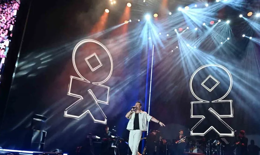 Erzurum'da müzik dolu bir gece: Oğuzhan Koç festival izleyicilerini coşturdu