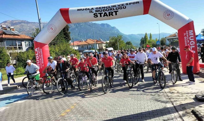 Köyceğiz'de cumhuriyet coşkusu bisiklet turuyla kutlandı