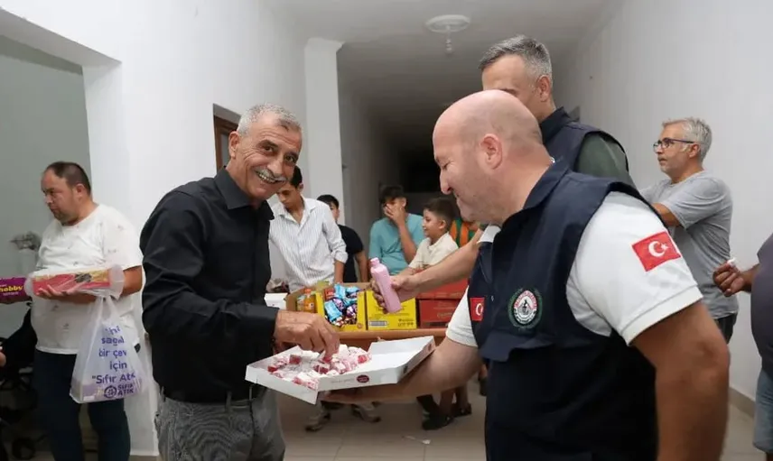 İncirliova'da mevlid kandili etkinliği: Camilerde ikramlar dağıtıldı