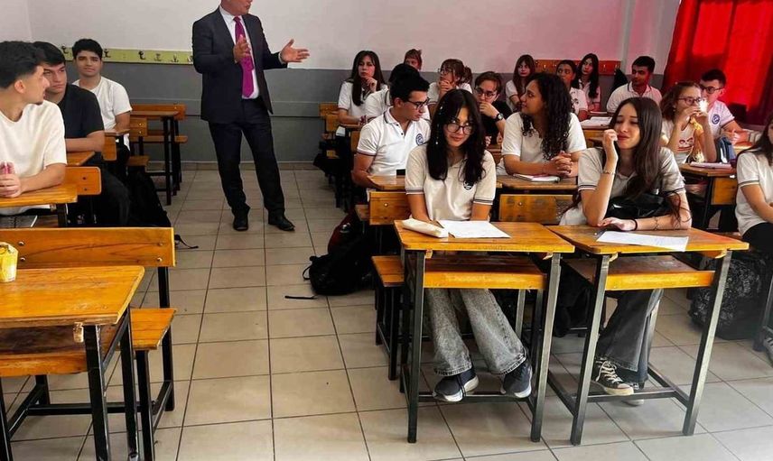 Burhaniye'de eğitim yılı coşkuyla başladı