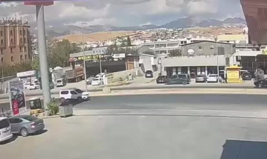 Silopi'de motosiklet kazası: Çocuk otomobilin altında kaldı