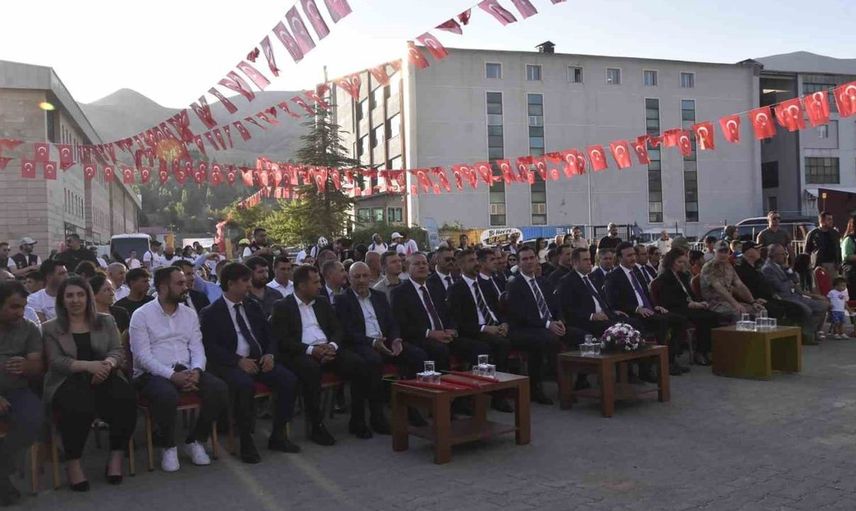 Bitlis’in düşman işgalinden kurtuluşu kutlandı: Yüzlerce kişi kortejle coştu