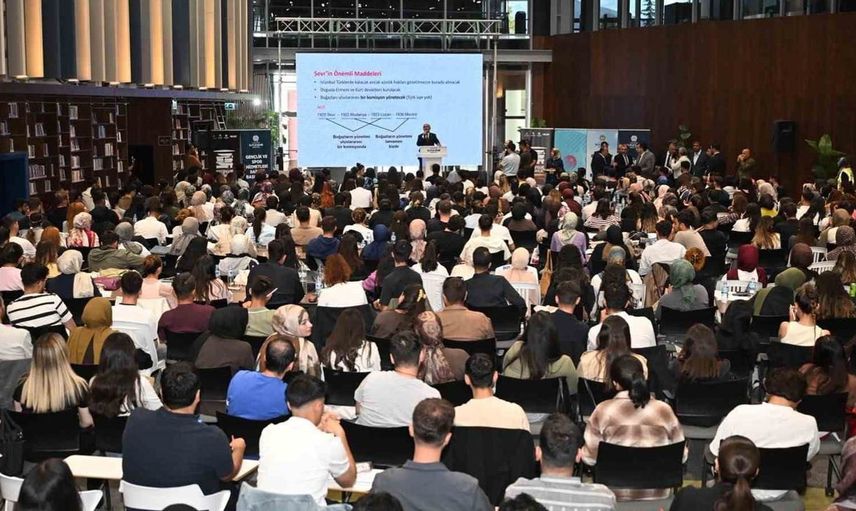 Malatya Büyükşehir Belediye Başkanı Sami Er gençlerin geleceği için yatırımların sürdüğünü vurguladı