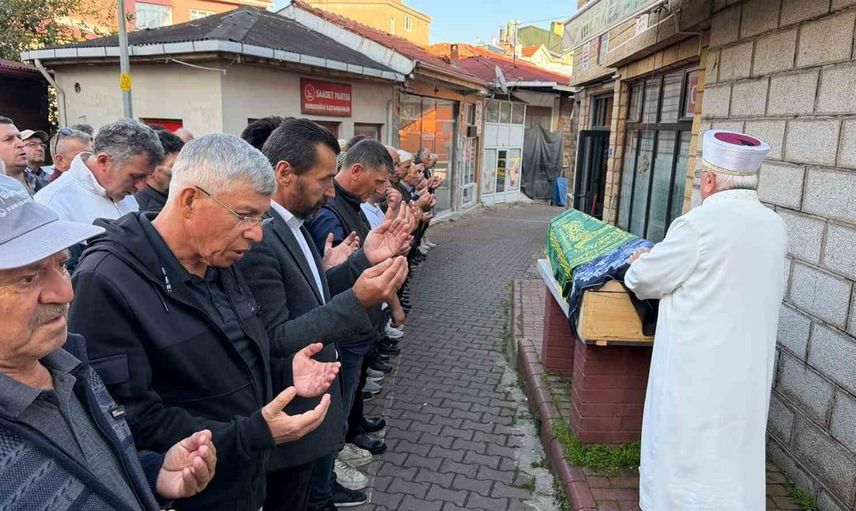 Zonguldak'taki bina çökmüş, hayatını kaybeden yaşlı kadın Bartın'da anıldı