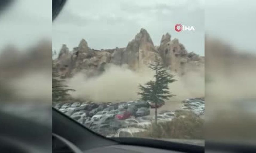 Kapadokya'da peribayakları çökerek büyük panik yarattı