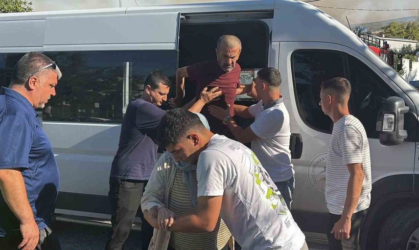 Çanakkale'deki orman yangınında yaşlı bakım merkezi tahliye edildi