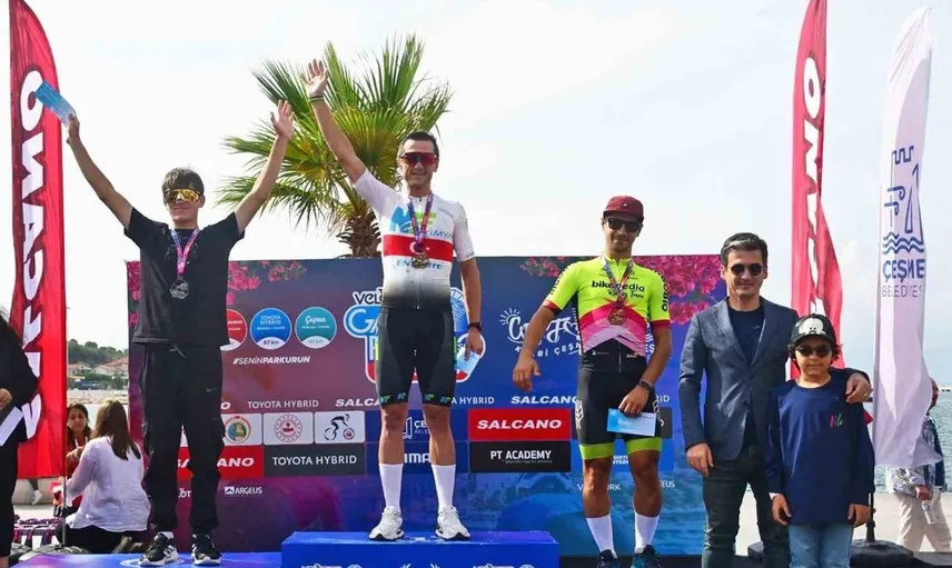 Veloturk Gran Fondo Çeşme, 10’uncu yılını kutladı ve yeni şampiyonlar belirlendi