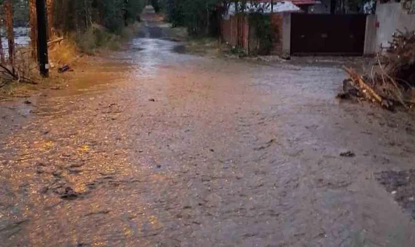Çorum'da etkili sağanak yağış, Boğazkale'de hayatı olumsuz etkiledi