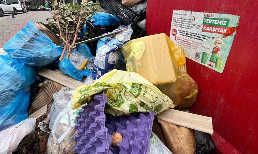 Karşıyaka'da çöp dağları tepki topladı: Temizlik hizmetleri yetersiz mi?