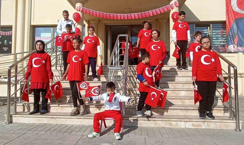 Havza'da özel öğrenciler Cumhuriyet Bayramı'nı coşkuyla kutladı