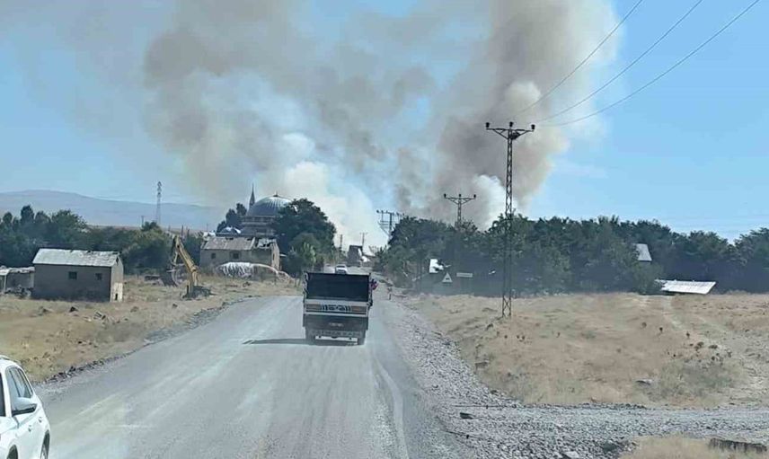 Muş'ta anız yangınlarına itfaiye müdahalesi: Bağların zarar görmesi endişe yarattı