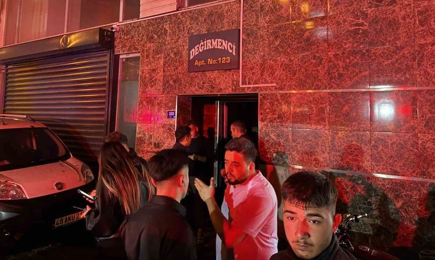 Aydın'da apartmanda çıkan yangında 5 kişi dumandan etkilendi