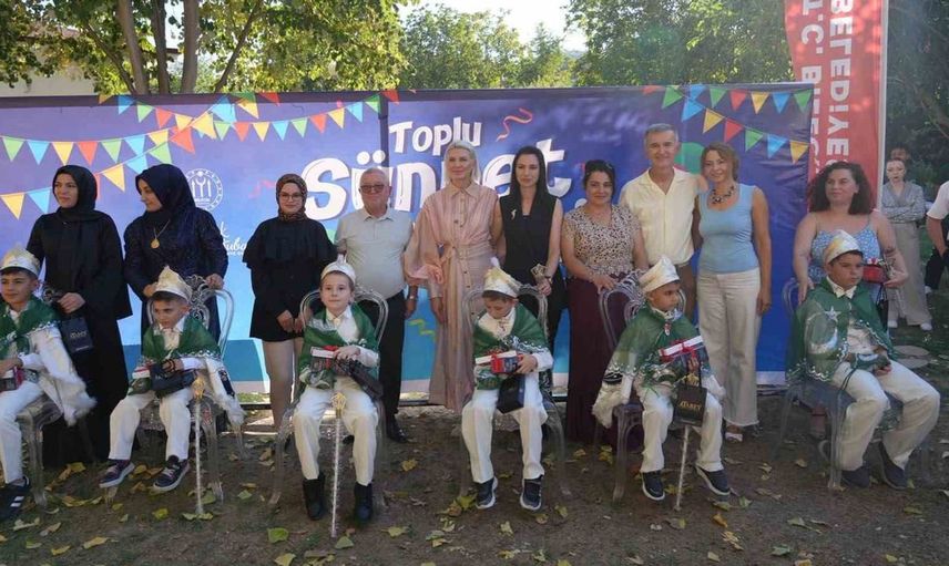 Bilecik'te renkli sünnet şöleni: Çocuklar nostaljik otobüsle şehir turu yaptı