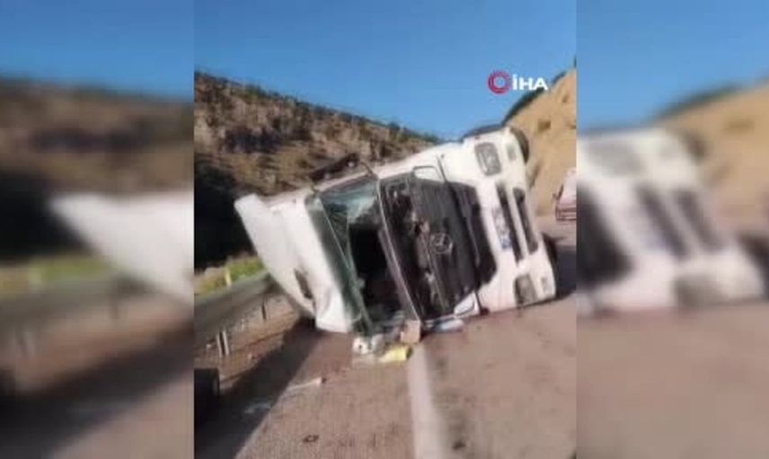 Kilis'te kontrolden çıkan tır devrildi, sürücü hastaneye kaldırıldı