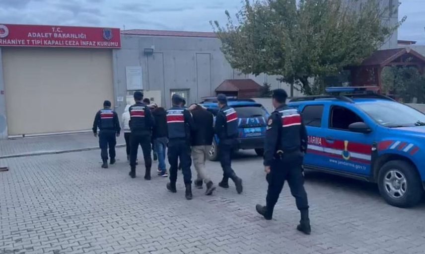 Balıkesir'de jandarma operasyonuyla 34 hükümlü yakalandı