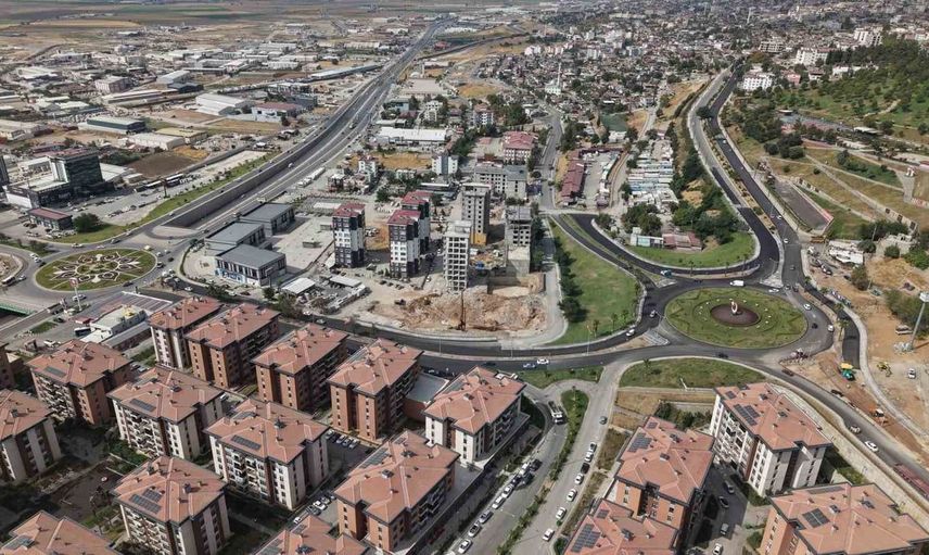 Kahramanmaraş’ta ulaşım altyapısında önemli adım: Ali Sezal Bulvarı sıcak asfaltla kaplandı