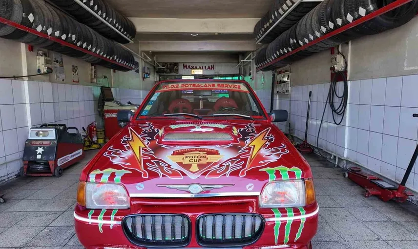Konya'da bir ustadan eşsiz proje: Aracını Şimşek McQueen'e dönüştürdü