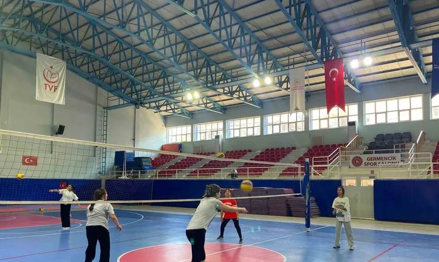 Germencik'te yaz okulu spor kursları çocukları buluşturuyor