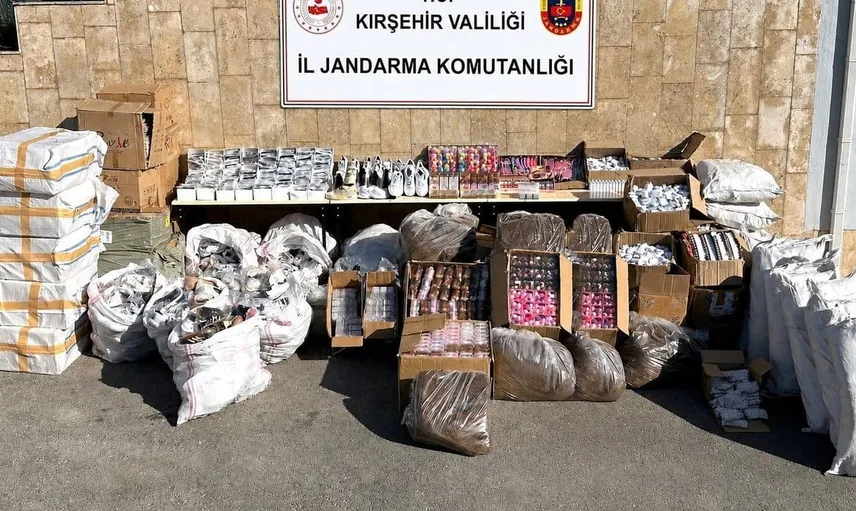 Kırşehir'de gümrük kaçağı eşya sevkiyatına jandarma müdahalesi