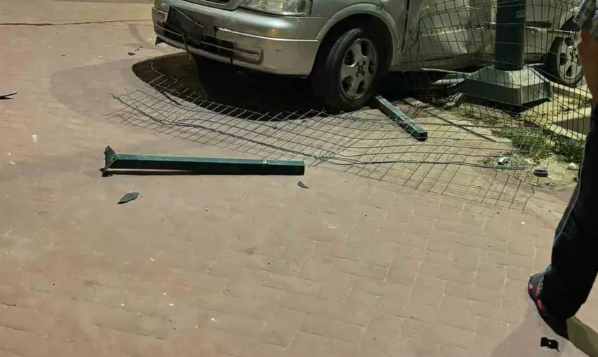 Niğde'de otomobil refüje çıkarak kaza yaptı: Sürücü hastaneye kaldırıldı