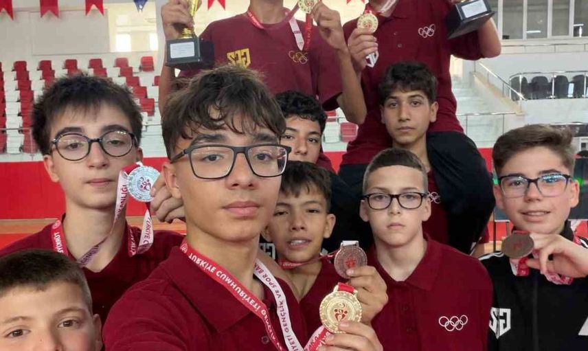 Aydınlı taekwondocular Kütahya'da zafer elde etti
