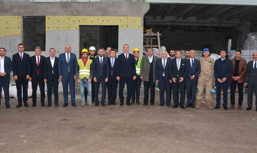 Vali bozkurt, patnos'ta yapım çalışmaları ve projeleri inceledi