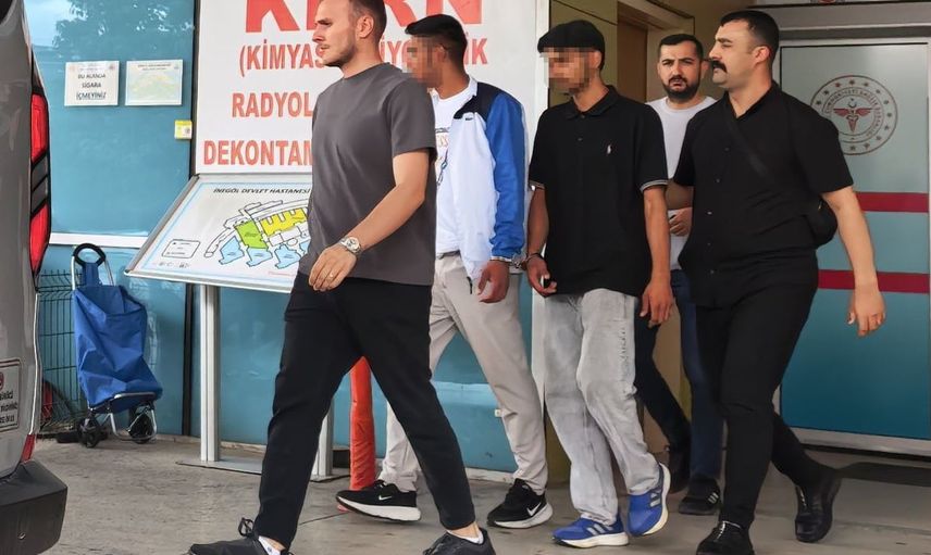 Bursa'da gencin kolyesini çalan iki kişi gözaltına alındı