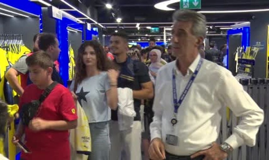 Vedat Muriqi, Kadıköy'de taraftarlarıyla buluştu
