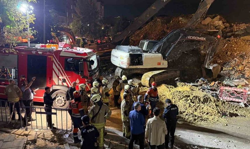 Küçükçekmece'de kentsel dönüşümde trajik çökme: Yaralılar var