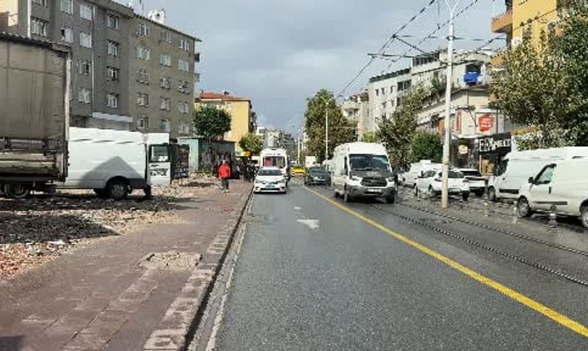 Güngören'de tramvay kazası: Ters yönden dönen minibüs tramvaya çarptı