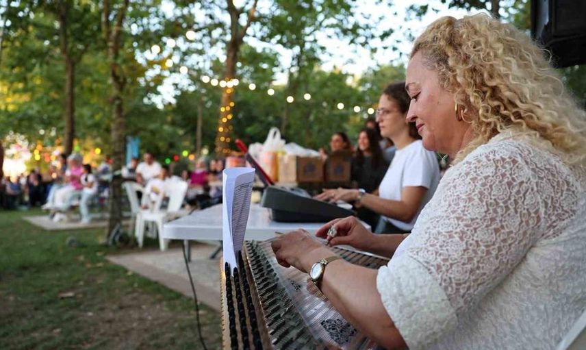 Başiskele'de türküler eşliğinde aile buluşması