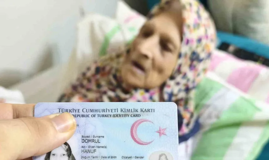 Hayatının 100 yılını torunlarıyla geçiren kadın, 171 kişilik aileye sahip