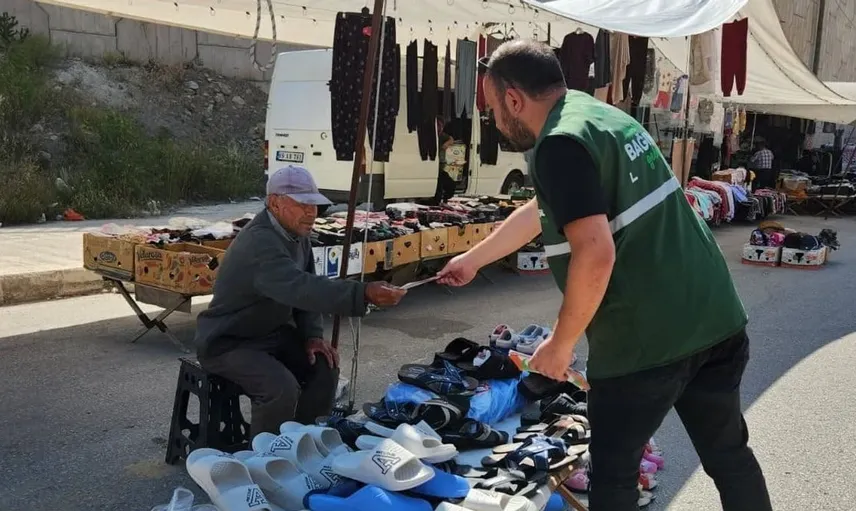 Bağımlılıklara karşı farkındalık seferberliği: Yeşilay halk pazarında vatandaşı bilgilendiriyor