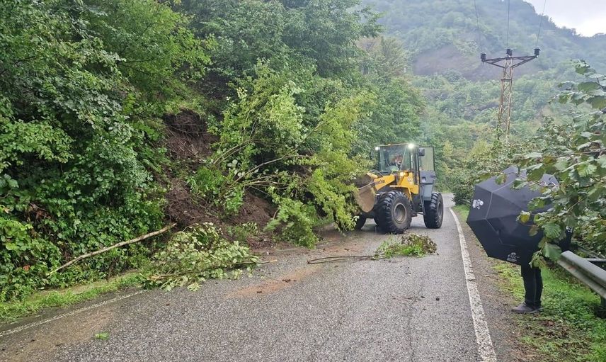 Trabzon'da sağanak yağışın ardından temizlik çalışmaları hızlandı