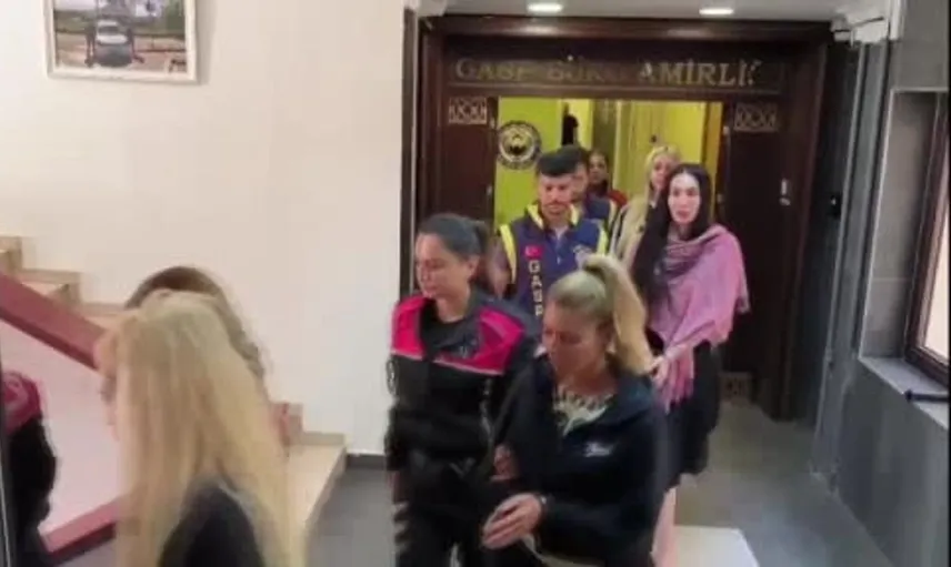 Tuğba Ekinci de gözaltında: Sosyal medya operasyonunda 5 kişi yakalandı