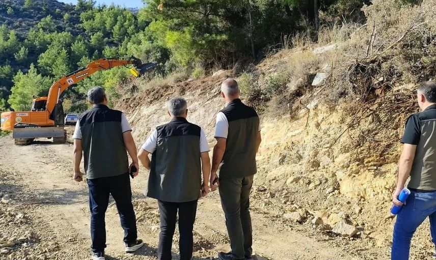 Mersin'de yangınlarla mücadeleye yeni teknoloji: Çalı doğrayıcı aparat test edildi