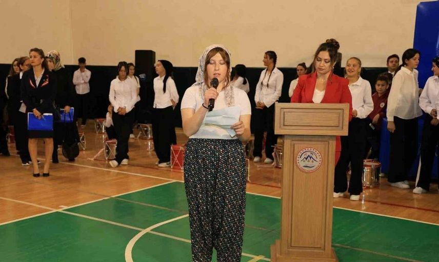 Cumhuriyet Bayramı coşkusu çameli'yi sardı