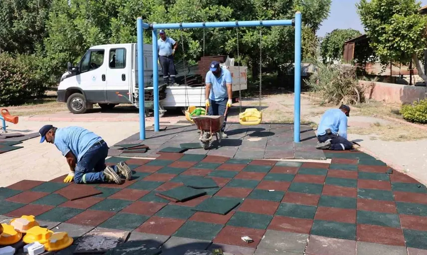 Mersin'de çocuk oyun alanları güvenli hale getiriliyor