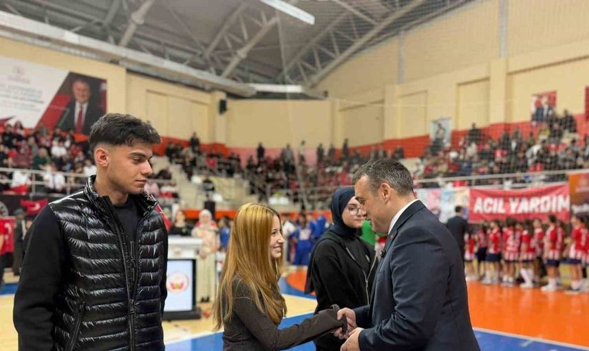 Cumhuriyet Bayramı kutlamalarında genç kalem başarıya ulaştı