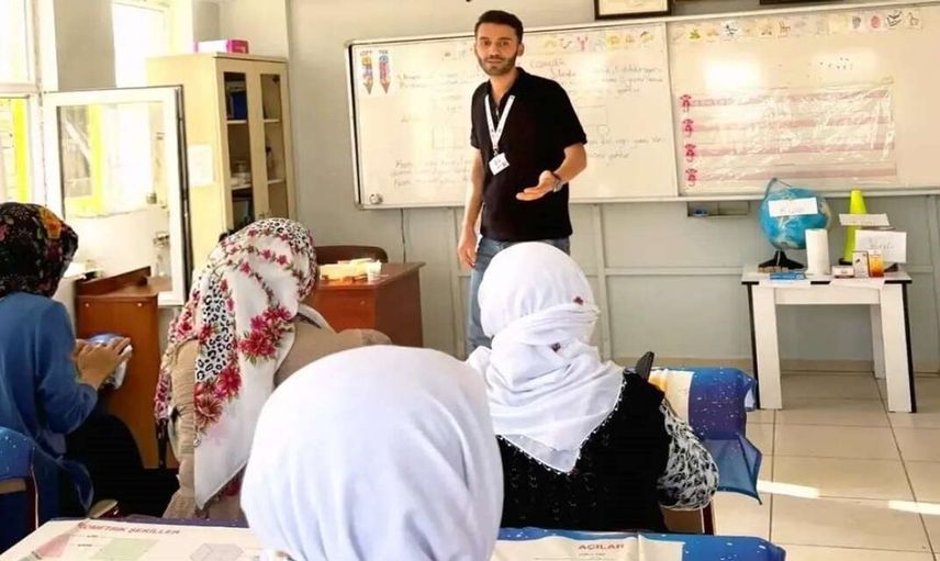 Güçlükonak'ta vatandaşlara diş sağlığı eğitimi verildi
