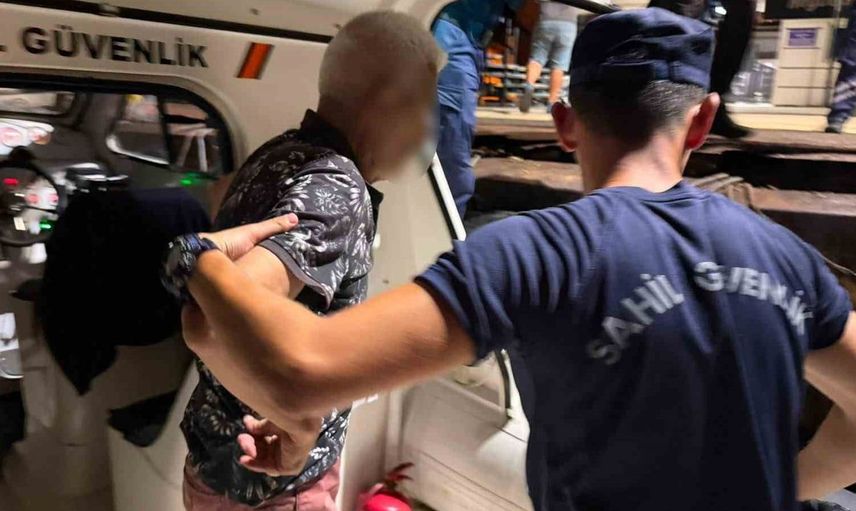 Heybeliada'da kayalıklarda mahsur kalan yaşlı adam kurtarıldı