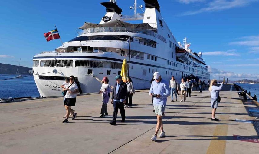 Bodrum limanına gelen kruvaziyer gemisiyle 277 turist keşfe çıktı