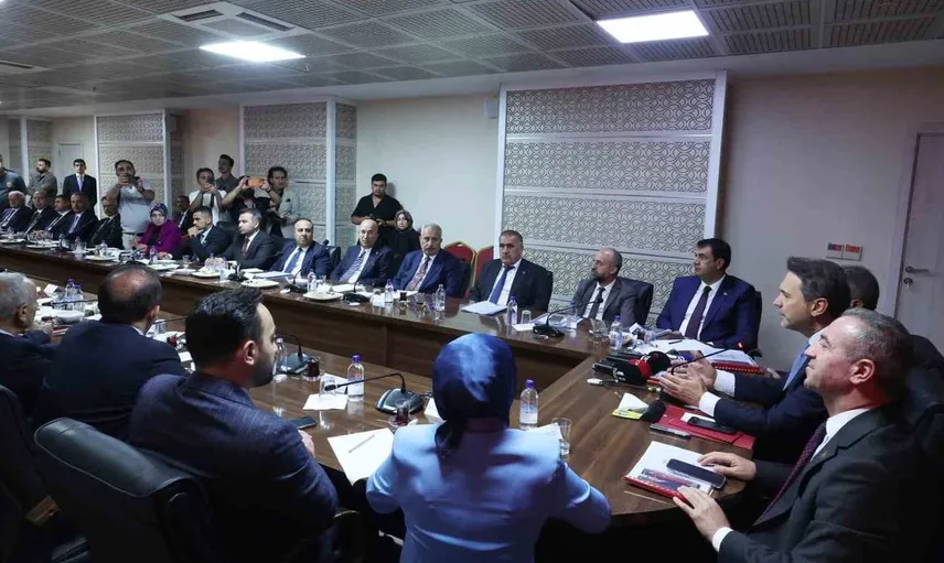 Bakan Bayraktar Hakkari'de terörsüz Türkiye vurgusu yaptı