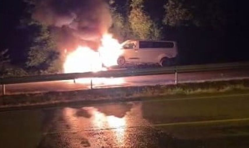 Samsun'da seyir halindeki çekici yangında küle döndü