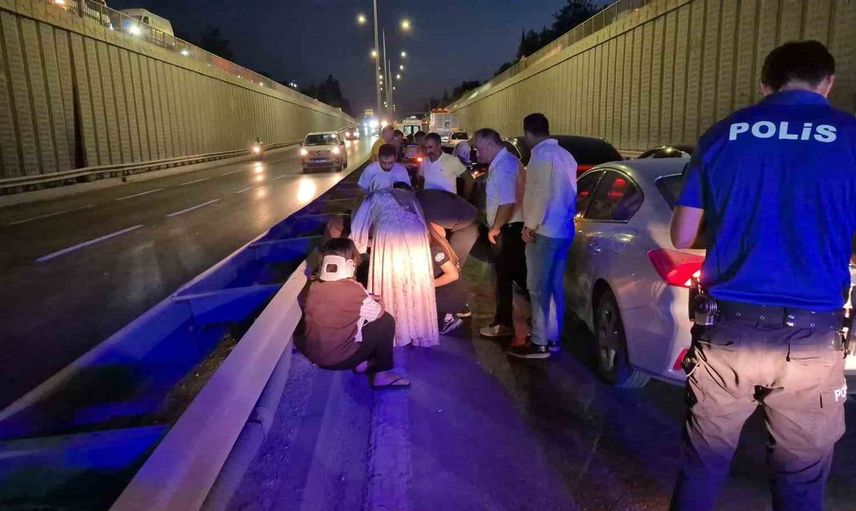 Eskişehir'de 4 aracın karıştığı zincirleme kaza: 5 kişiye ilk müdahale yapıldı