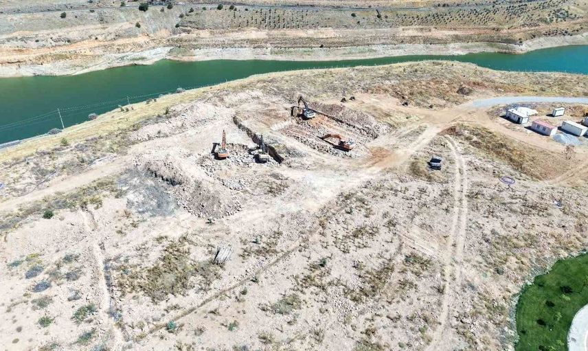 Malatya Turgut Özal Üniversitesi'nde yeni kütüphane ve kampüs meydanı inşaatı başladı