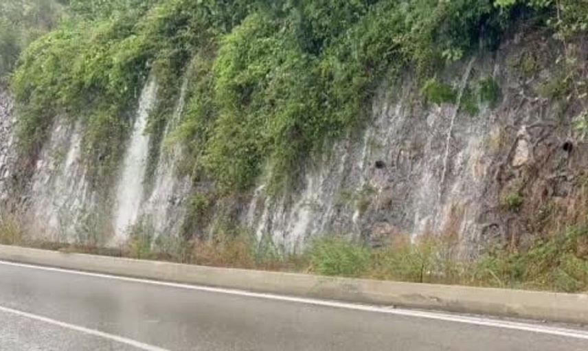 Amasra’da sağanak yağış hayatı olumsuz etkiledi
