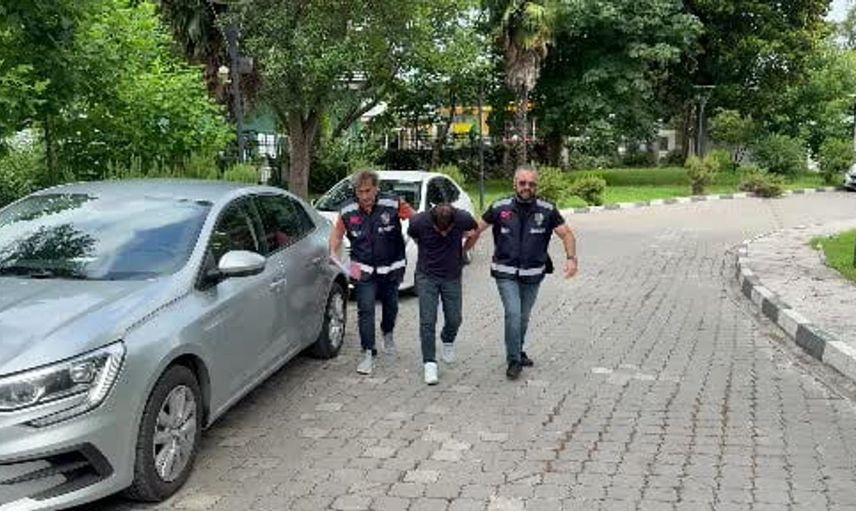 Samsun'da 1 buçuk milyonluk vurgun yapan sahte polis adliyeye sevk edildi