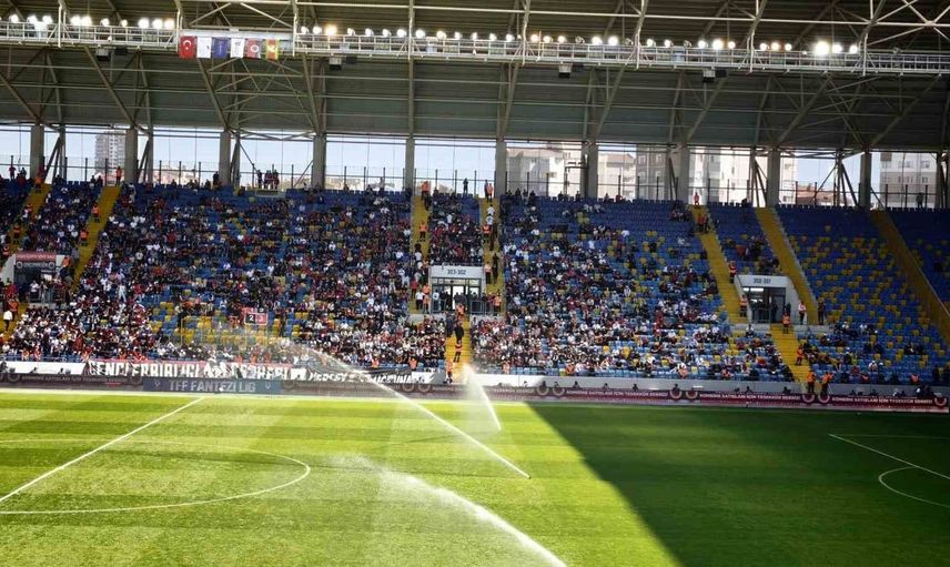 Gençlerbirliği taraftarından yönetim protestosu: Kendimizi unutmayın